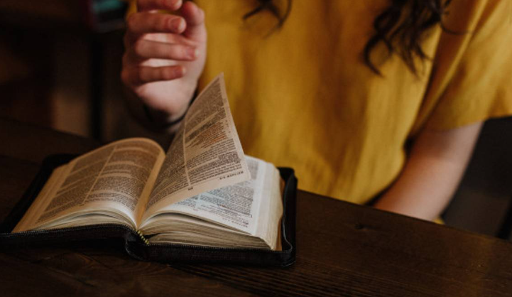Importancia de la Comunidad en la Comprensión de las escrituras Biblia